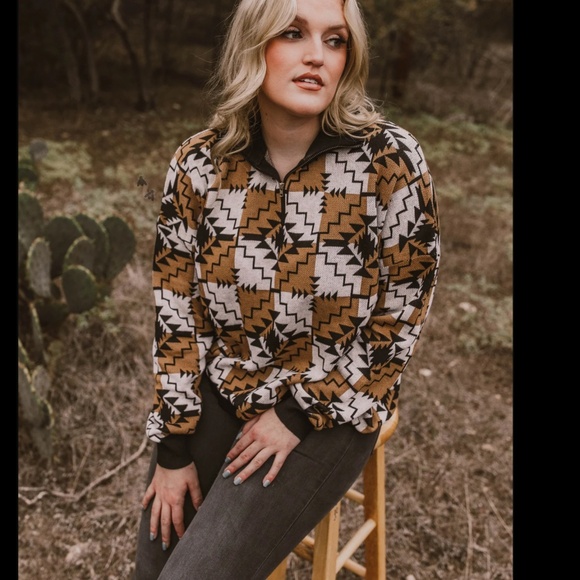 2 Fly Co. (Crazy Train)  NWT Boutique Aztec Navajo Texas Print Sweater Zip Josey - Picture 2 of 5